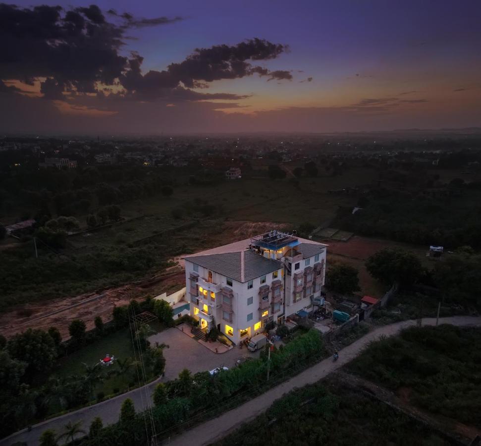 Welcomheritage Mount Valley Resort Ranthambore 萨瓦伊马多普尔 外观 照片