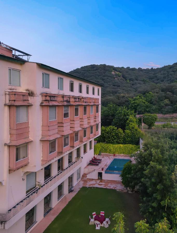 Welcomheritage Mount Valley Resort Ranthambore 萨瓦伊马多普尔 外观 照片