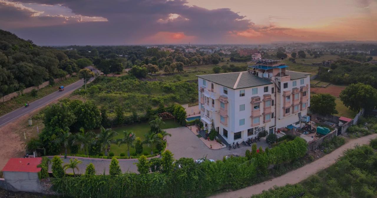 Welcomheritage Mount Valley Resort Ranthambore 萨瓦伊马多普尔 外观 照片